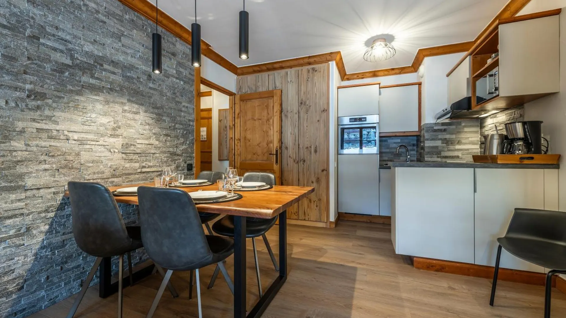 Appartement 4-5 Personnes Skis Aux Pieds Piscine Interieure Sauna Hammam Les Arcs  França